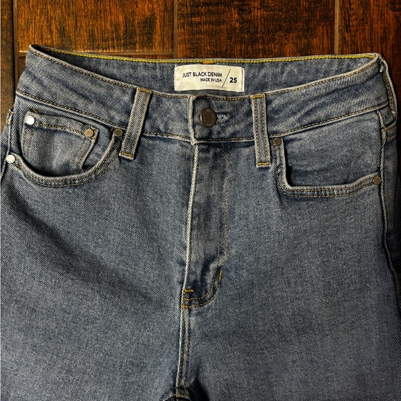 Just Black Women's Flare Jeans in Classic Blue made in USA size 25 EUC - Picture 2 of 7